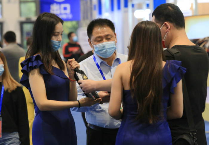 ?103rd China Food and Drinks Fair opens in Jinan